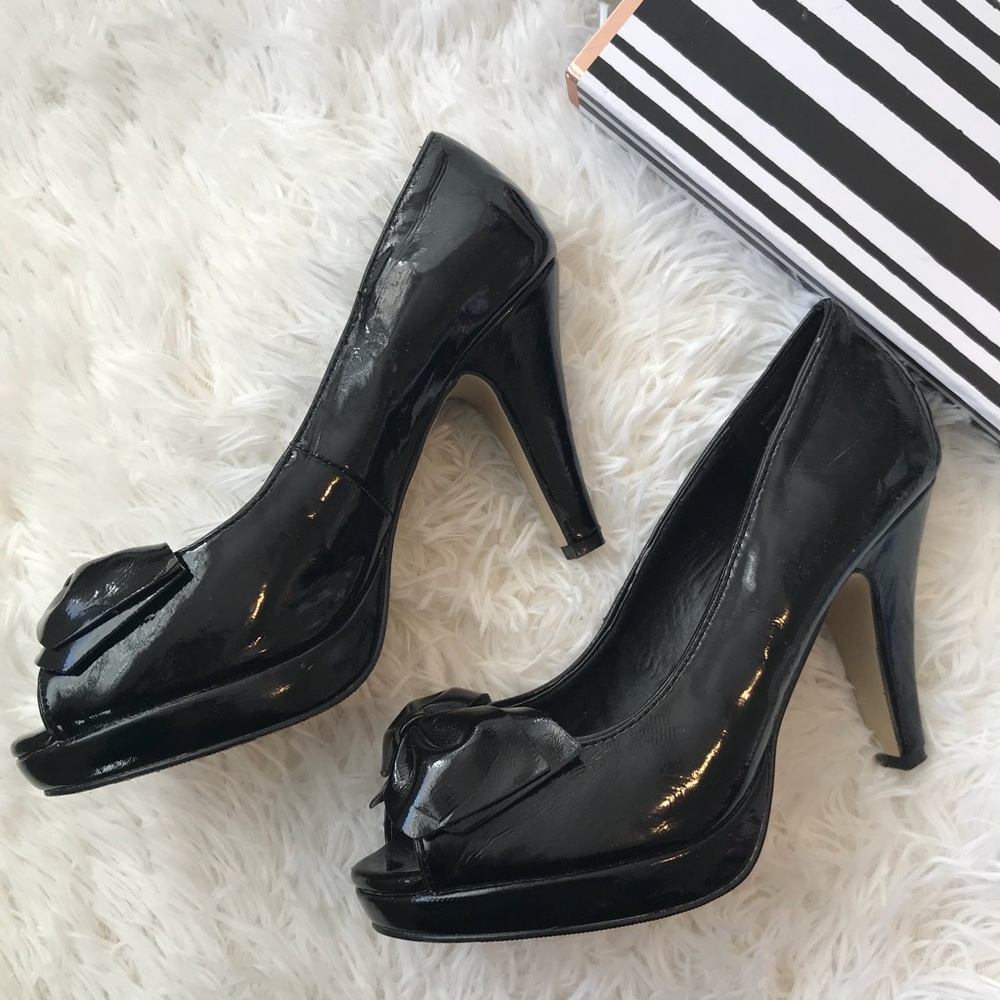 Madden Girl Platform Bow Peep Toe Pumps Sz 8